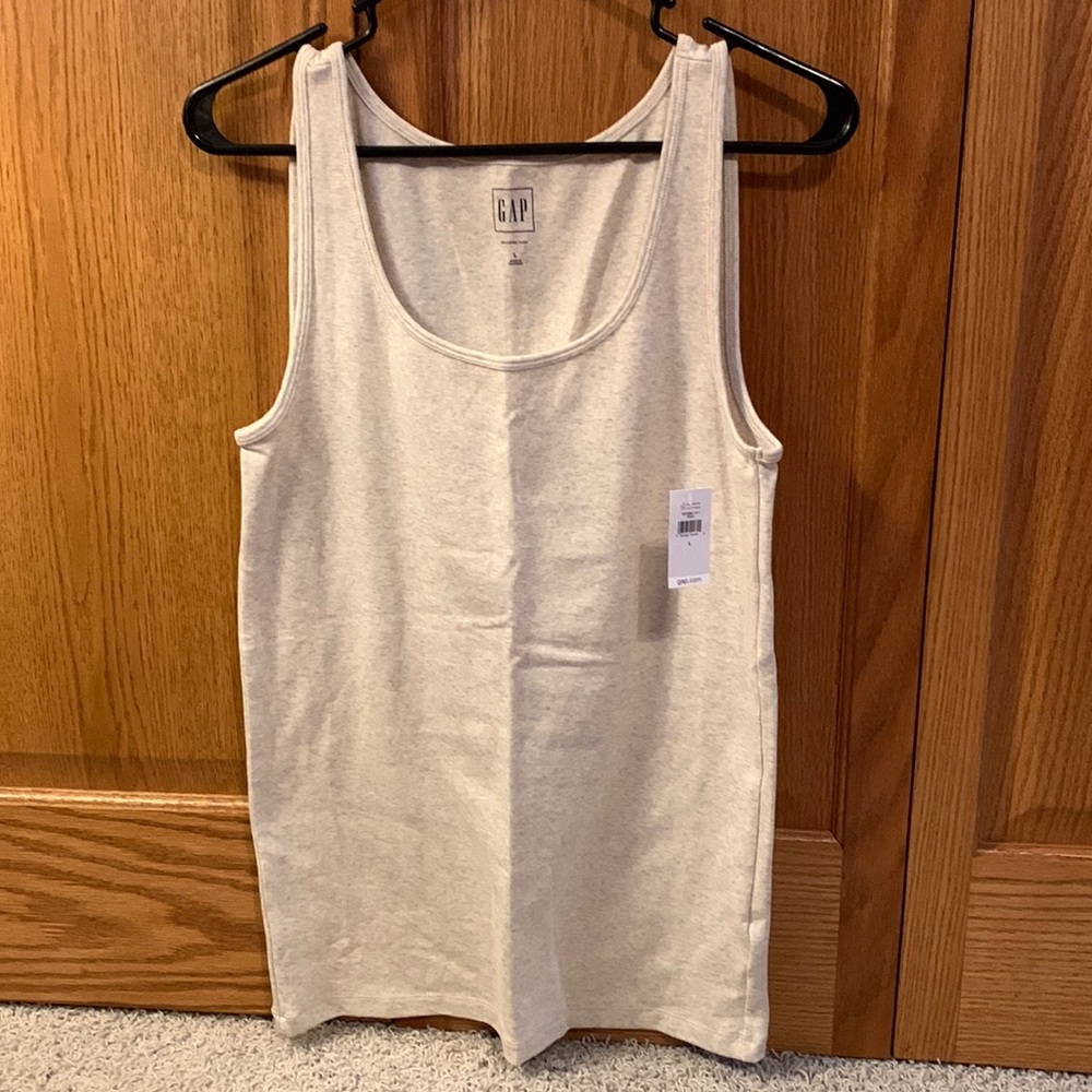 NWT Gap Tank Top Size L